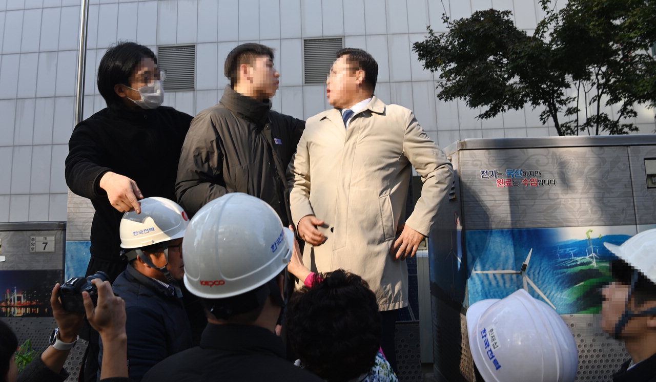 성안길 대표 복합쇼핑몰 씨유, 전기료 연체로 단전위기 (종합)