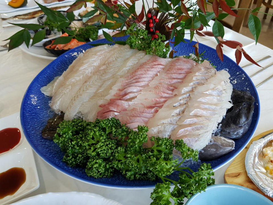 강원도 속초, 양양 여행 중 대게 맛보러 가볼만한 곳, 낙산해수욕장 앞 속초 맛집 팔도횟집