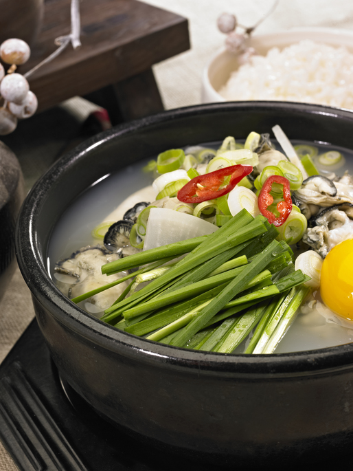 [▣오늘의TV] 생생정보 겨울에 제철인 굴국밥 먹으려면 어디로...맛집위치+가격+굴국밥 만드는 법?