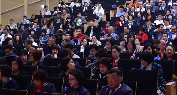 코엑스서 ‘에이펙셀(APEXEL) 나노기술 및 앤코인 설명회’ 열려, 400명 참석해