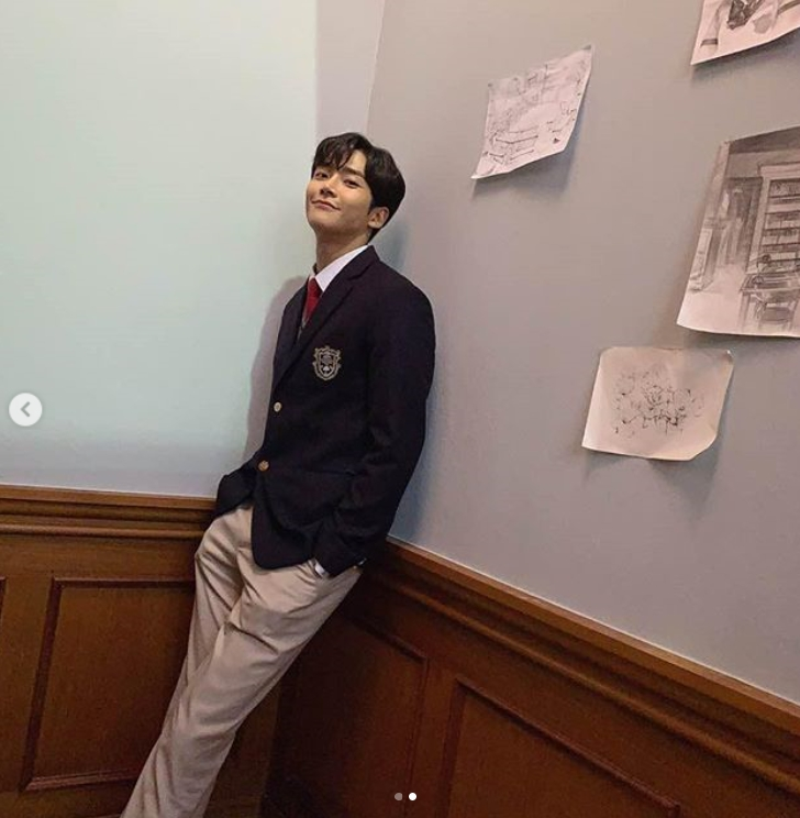 어쩌다 발견한 하루 로운, 192 키 실화? 나이+본명?...과거 성형전 논란? sf9 中 9등신 남친짤