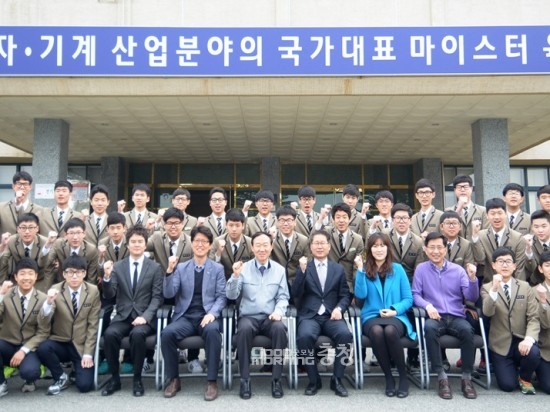 동아마이스터고, 한 발 앞선 취업신화 이어가