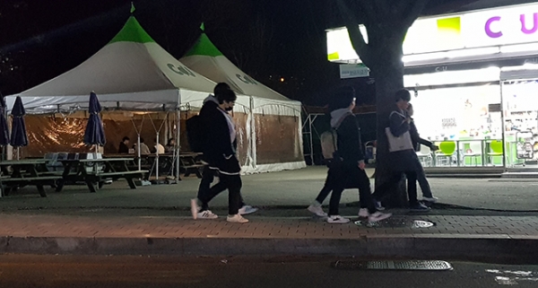 CU 편의점 대학 정문 앞에서 보란 듯이 불법영업