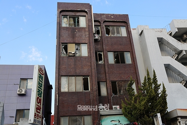 아산 여관서 화재…7명 중·경상