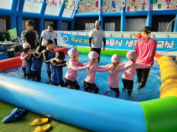 학교야, 수영장이야? 남선초 실외 수영장 대박