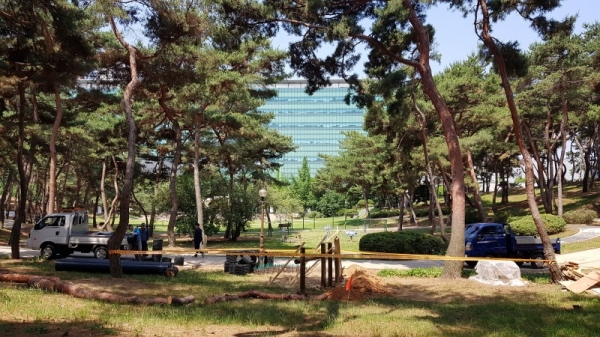 청주산단 내 솔밭공원 유아체험시설 중단하라