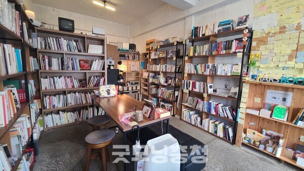 [천안 독립서점 기행] ④ 충청 유일 24시간 무인서점 마르스북스토어