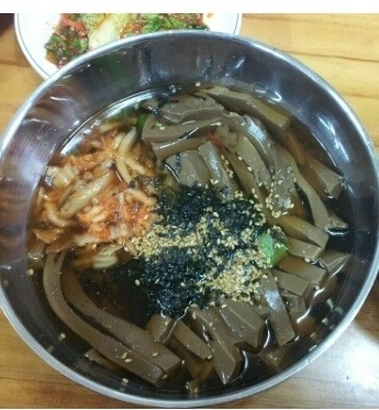 충남 3대 돌묵밥 연산떡방앗간묵집 식도락 여행객 주목…멘탈사수하라