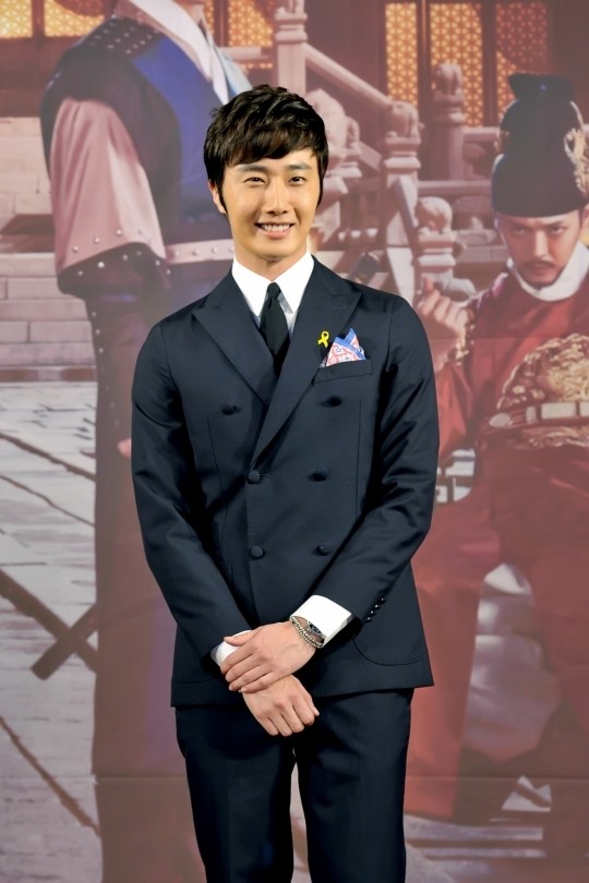 야경꾼일지 정일우, 겨울에만 잘 생겼다고 팬들이 겨울 일우라 불러