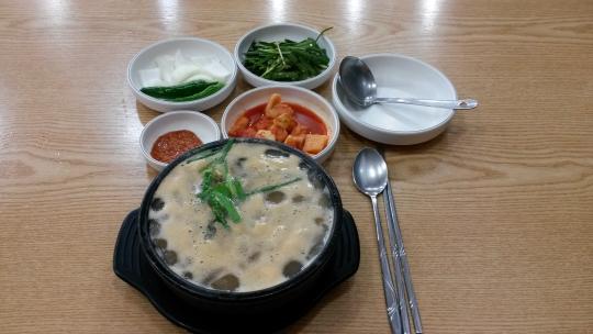 [맛있는 메트로]잠실 김명자굴국밥요리전문점