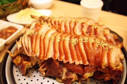 상생프렌차이즈 백년족발 춘천맛집으로 직원모두가 주주