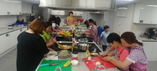 인천 서구, 자녀와 함께 만드는 요리 행복한 나눔 한 끼 진행.