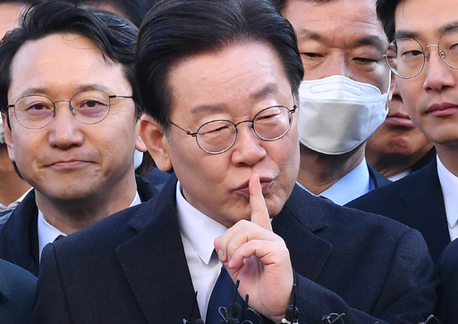 [포토] 성남FC 불법후원금 의혹 검찰 출석하는 이재명 더불어민주당 대표
