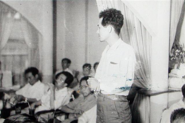 문학살롱 MonAmi전…1950년대 예술인들 모이던 모나미 다방 옮겨놓은 듯