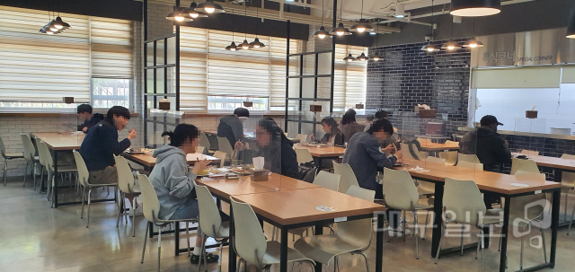 학생식당 너마저…가파르게 오르는 물가에 대학생 어쩌나