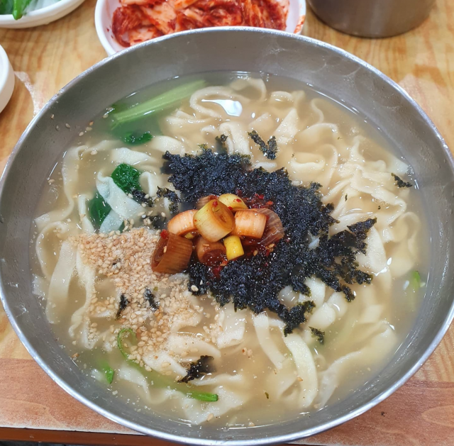 추운 날 더욱 생각나는 대구의 뜨끈한 칼국수 맛집 4