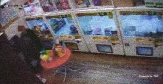 전국무대 인형뽑기방 현금교환기 전문털이 10대 검거