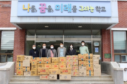 ㈜디와이솔루션 유재호 대표, 대전소년원에 과자 50박스 기증
