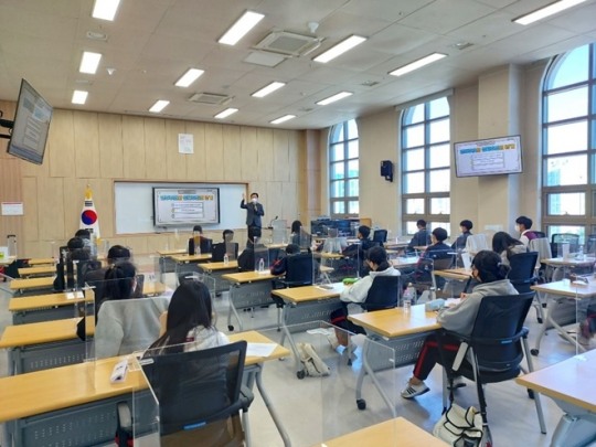 부산솔로몬로파크, 부산대학교 법률상담소 협업 청소년 법 연수