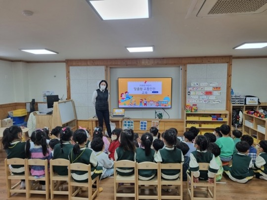 창원서부서, 고향의 봄 유치원 방문 교통안전교육
