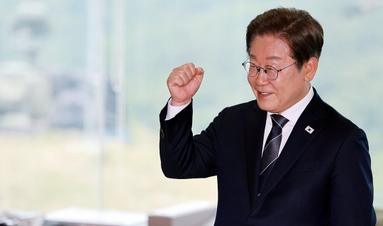 李대통령, 수능날 맞아 수험생 응원 메시지... "무한한 가능성 가진 수험생들…행운 함께하길"