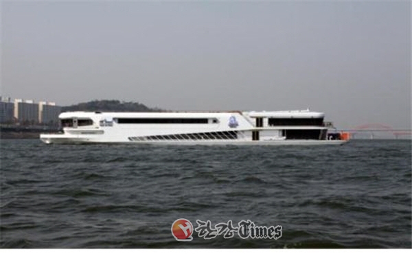 한강 애물단지 아라호 7월부터 운항 돌입