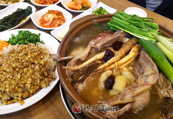 성동구, 행당동 삼오정 식당 엄마의 마음 담은 든든한 한방오리백숙