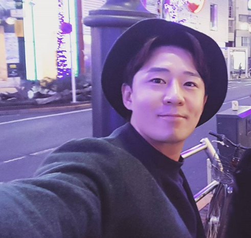 붐, 근황 공개…붐깨비 길꺼리 셀카~ 남친룩