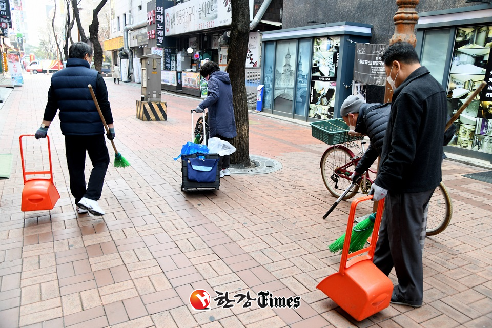 깨끗한 골목길ㆍ일자리 두마리 토끼 잡는다... 노원구, 자활근로사업단 확대