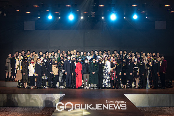 빅팍·카루소 등 최정상 브랜드가 참여한 2022 더룩오브더이어 코리아 성료