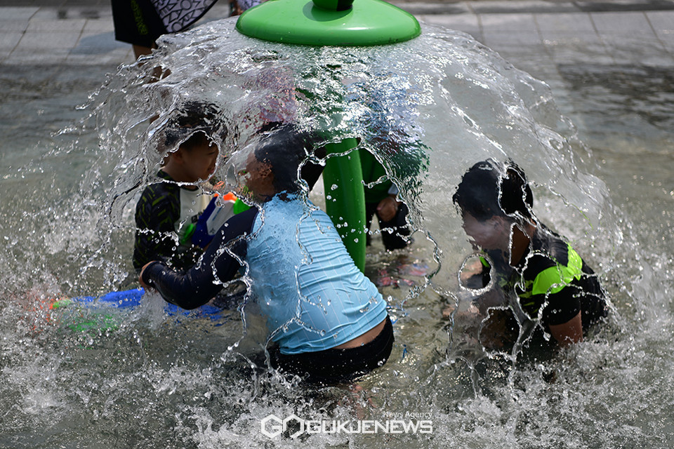 [국제포토] 더윌 극복한 어린 용병들