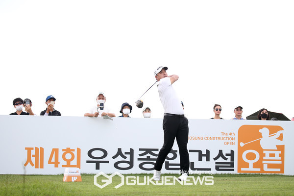 [제4회 우성종합건설 오픈 3라운드] 조성민 드라이버 티샷