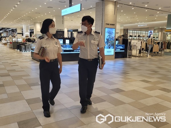 군산소방서장, 추석대비 영화관 현장방문행정