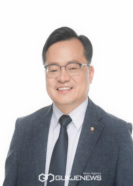 [논평] 18분32초, 내용도 철학도 없는 무성의한 연설