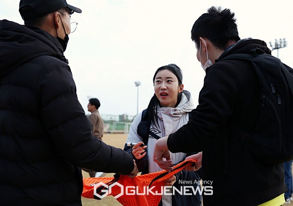 WK리그 챔피언결정전 1차전 팬 사인회 생생화보