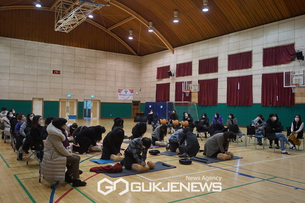 서울 송정중학교, 교직원 대상 CPR 및 AED 교육