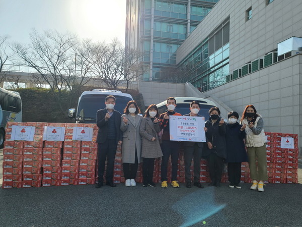 포항 현대영일상사, 저소득 아동 위해 500만원 상당 라면 기탁