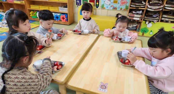합천군먹거리통합지원센터, 어린이집 과일간식 공급 시작