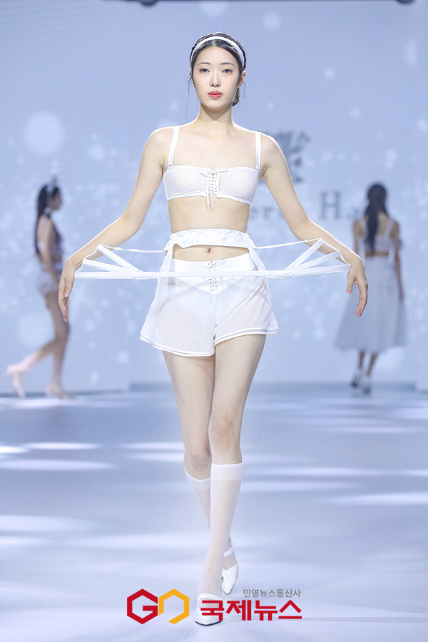 [GJ포토] 하이서울패션쇼 란제리한 컬렉션 런웨이 선보이는 모델 임세희