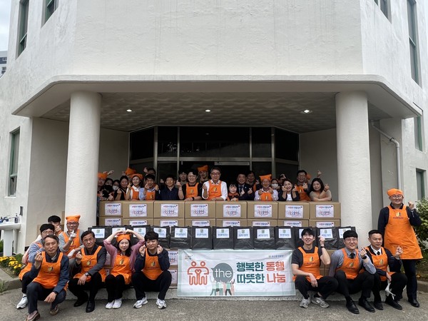 부산환경공단, 독거어르신에 1천만 원 상당 반찬·선물상자 나눔