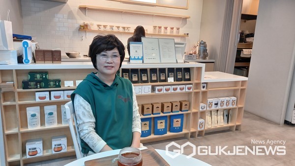 생동감 넘치는 봄, 시즌글라스 진주점에서 2023년 봄 시화전시회
