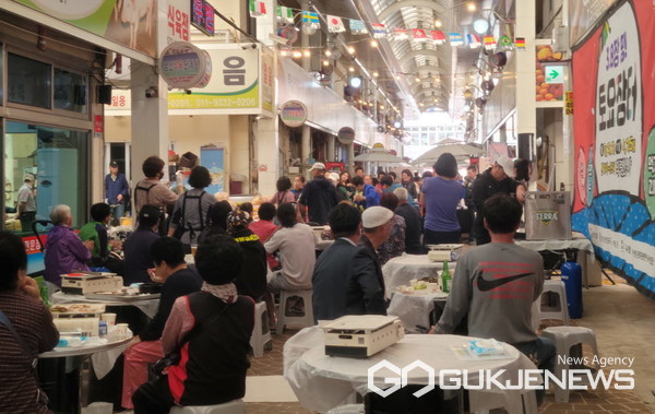 의령전통시장 3·8장 땡! 토요장터에 고객들 호평