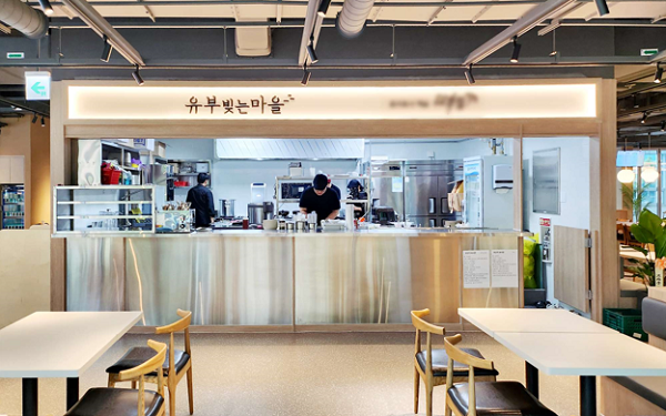 분식 프랜차이즈 유부빚는마을, 서울성모병원점 샵인샵 매장 오픈