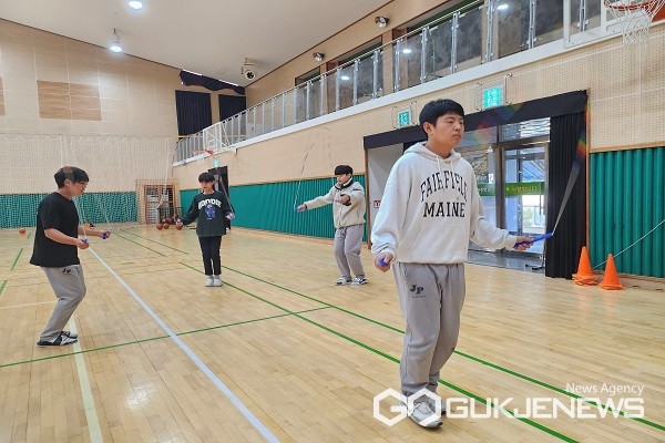 증평중학교, 아침 틈새 시간 이용 몸 활동 체력반 운영