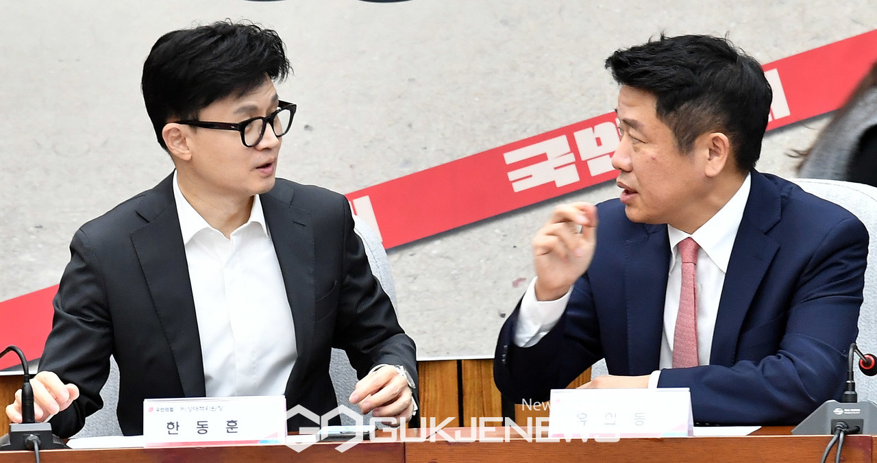 대화하는 한동훈-유의동
