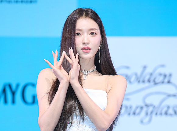 오마이걸 유아, 솔로 첫 싱글 앨범 보더라인 타임테이블 공개