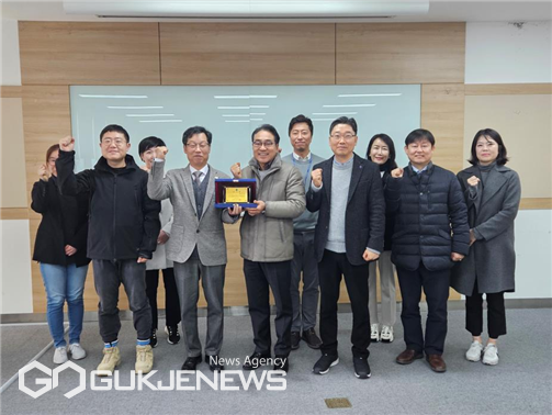 한국해양수산연수원, 모범 수급사 감사패 수여
