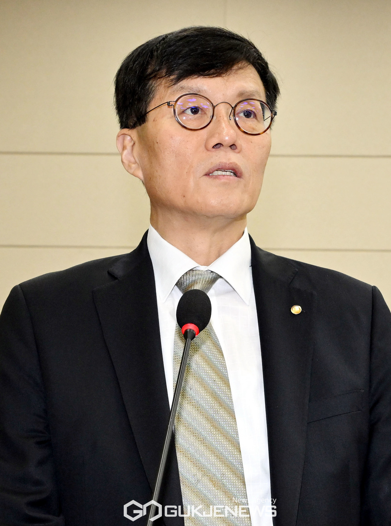 이창용 한국은행 총재 기재위 업무보고