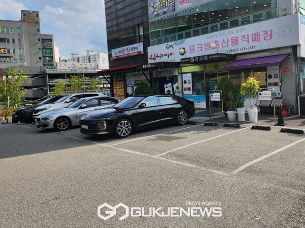 대전충남양돈 농협 포크빌  저희 농협포크빌 앞 차 다  빼주세요