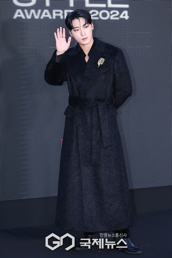 [GJ포토] 에이티즈 산, 시크한 손인사 (엘르 스타일 어워즈 2024)